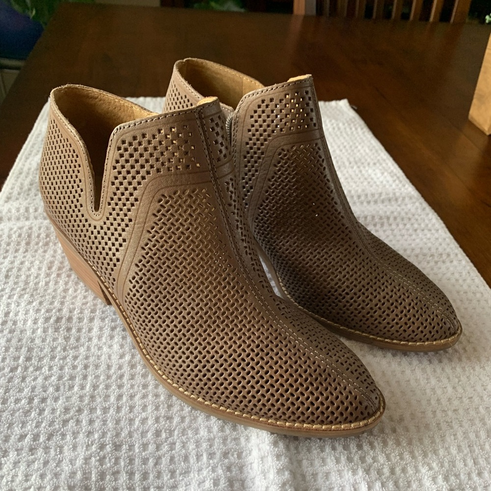 Lucky Brand Feyan booties — perforated leather upper- NWOT *never worn* 10M